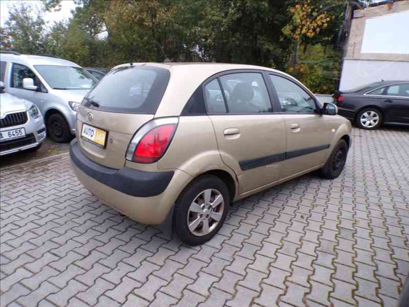 Kia Rio 1,4 16V KLIMATIZACE - foto 3