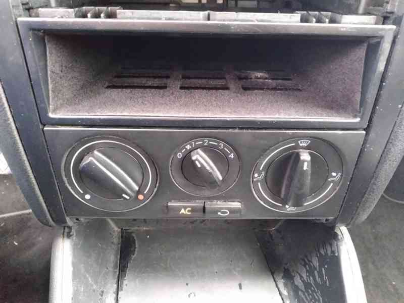 VOLKSWAGEN GOLF 1.4 SPECIAL KLIMA - foto 18