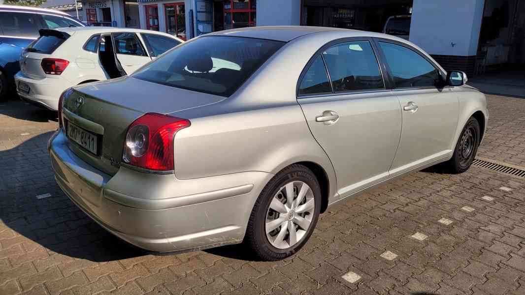 Toyota Avensis 2.0 D-4D (2007) - foto 5