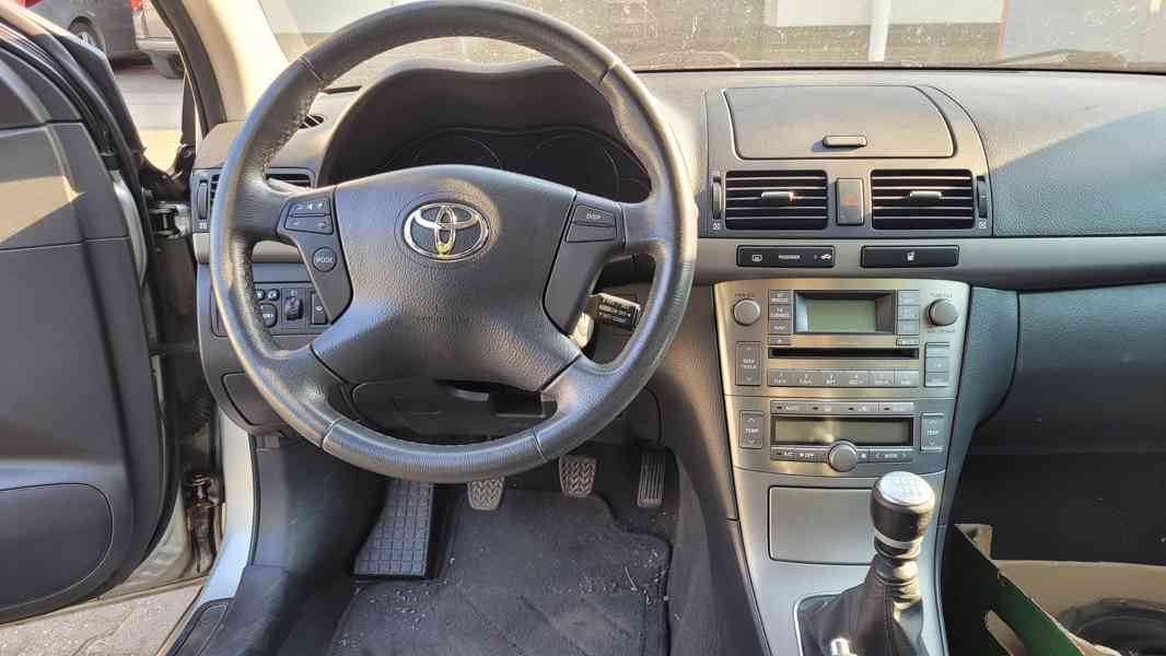Toyota Avensis 2.0 D-4D (2007) - foto 8