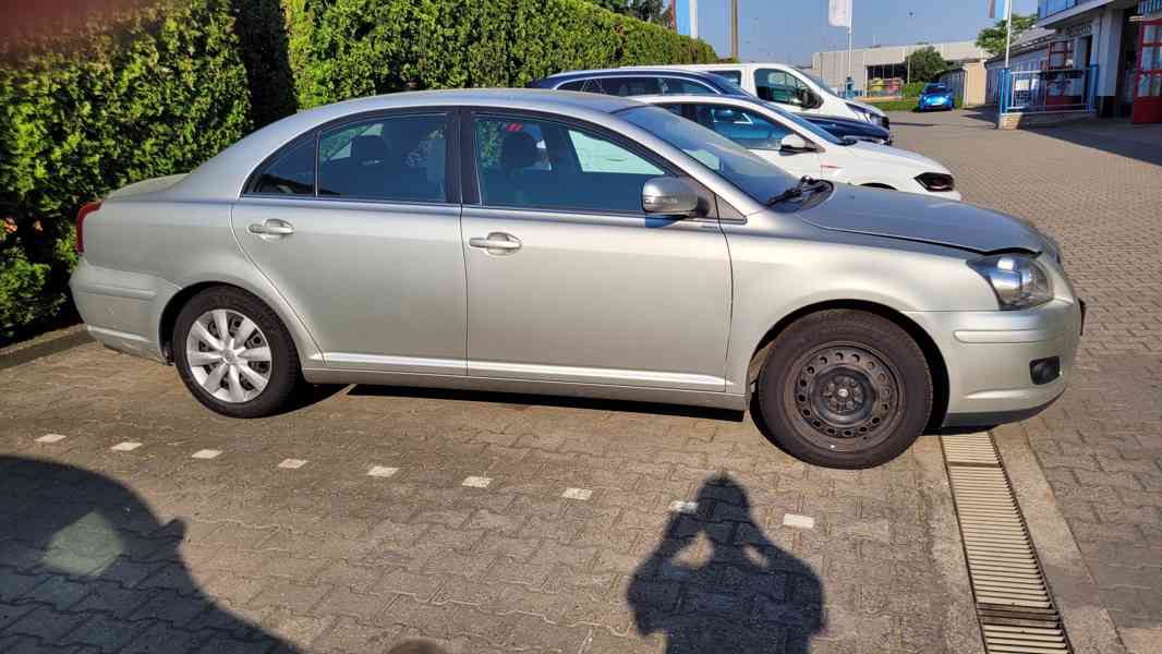 Toyota Avensis 2.0 D-4D (2007) - foto 14