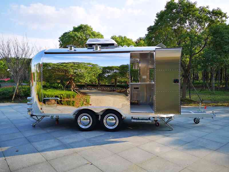 Gastro Trailers Food Truck zmrzlinový stánek Pojízdná ERZODA - foto 4