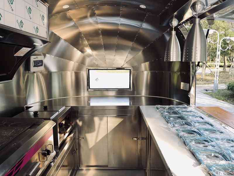 Gastro Trailers Food Truck zmrzlinový stánek Pojízdná ERZODA - foto 6