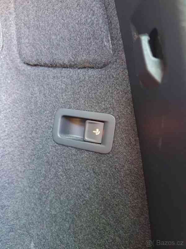 Škoda Karoq 1,6   TDI DSG r.v. 2020 - foto 10