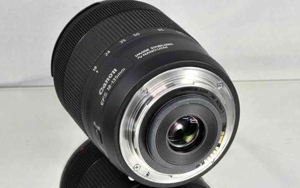 Canon EF-S 18-135mm f/3.5-5.6 IS NANO - foto 5