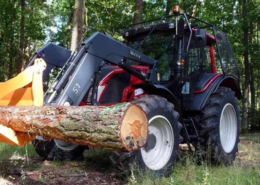 Lesní dělník - traktorista