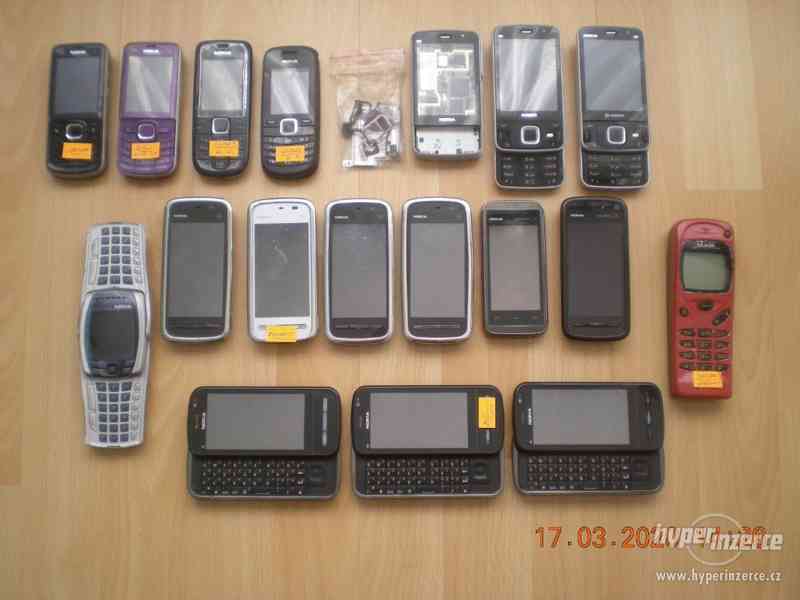15ks - mobilní telefony Nokia
