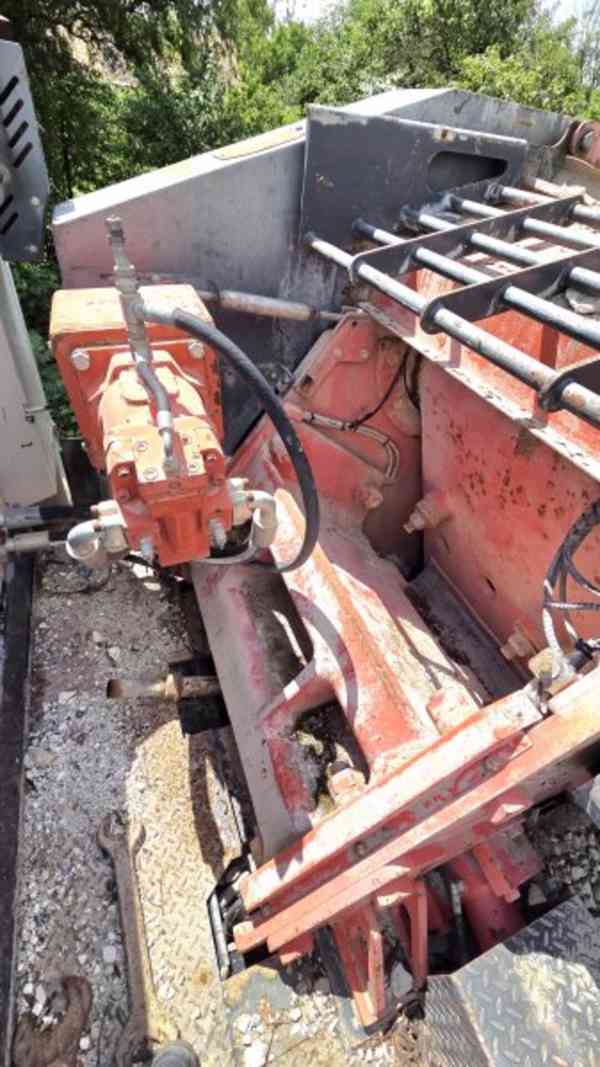 51t drtič 400t/h čelist mobil Sandvik QJ341 - foto 6