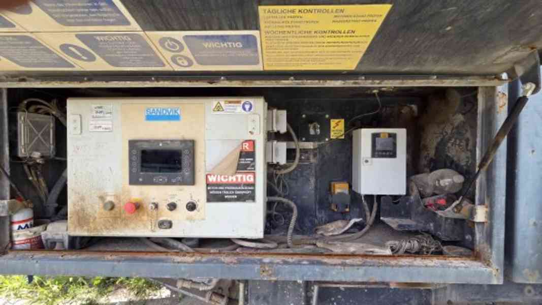 51t drtič 400t/h čelist mobil Sandvik QJ341 - foto 8