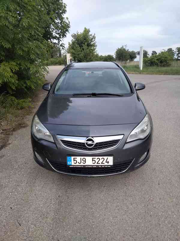 Opel Astra J Sports Tourer 1,7 CDTi combi - foto 5