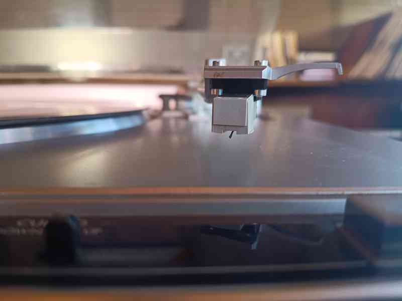 JVC L-A100   poloautomatický gramofon s řemínkovým pohonem - foto 3
