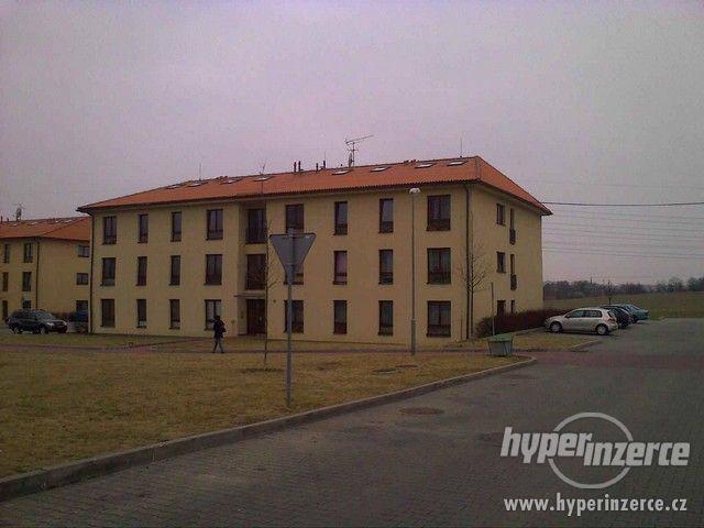 Pronájem garsonky, Roudnice nad Labem - foto 1