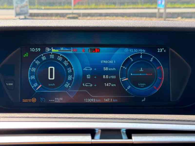 Citroën Grand C4 Picasso 1,6i benzín 115kw - foto 23