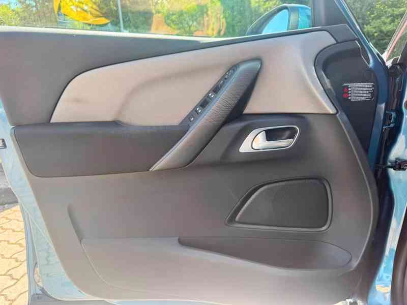 Citroën Grand C4 Picasso 1,6i benzín 115kw - foto 9