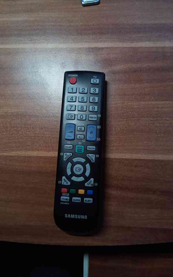 LCD monitor z TV tunerem - foto 5