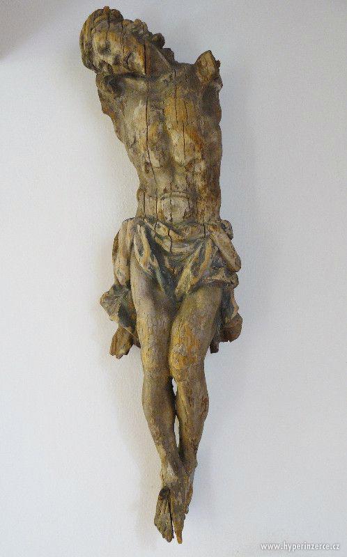 Dřevořezba Krista na kříži kolem r. 1800 - foto 1