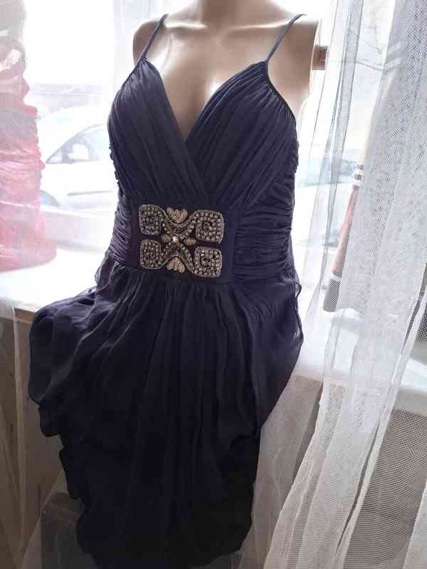 Černé hedvábné letní šaty - foto 9