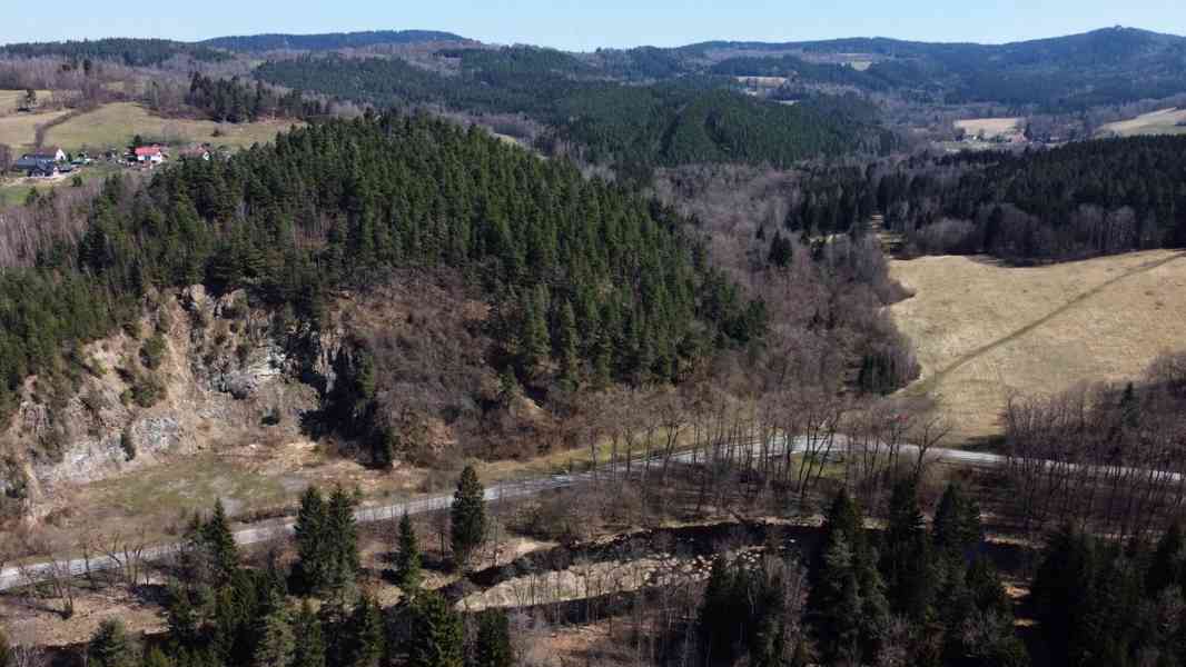 Komplex pozemků 2 063 m² se staveb. potenciálem – Dlouhá Ves - foto 4