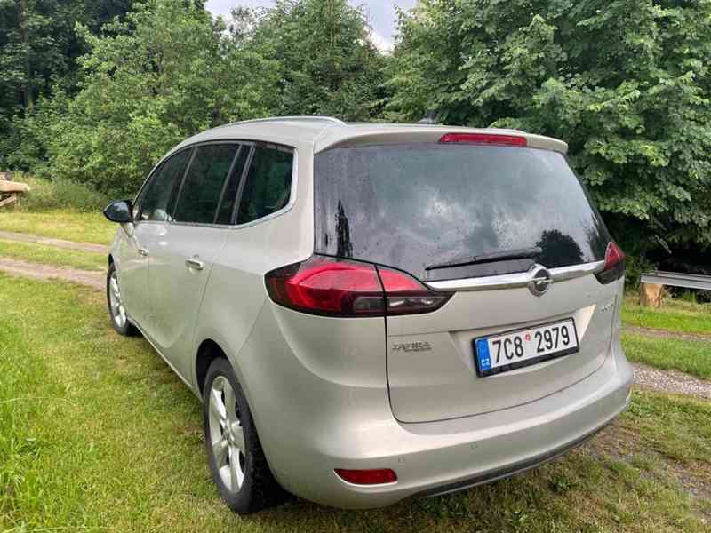Opel Zafira Tourer - foto 4