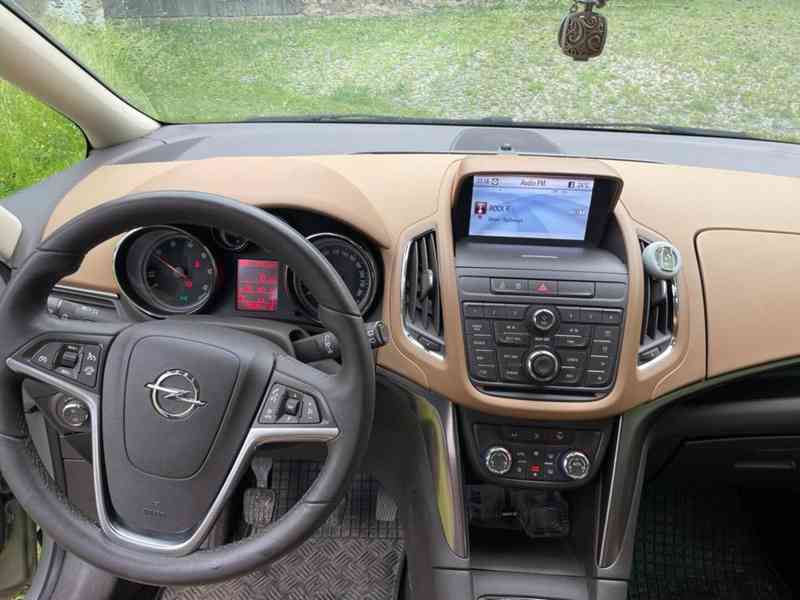 Opel Zafira Tourer - foto 8