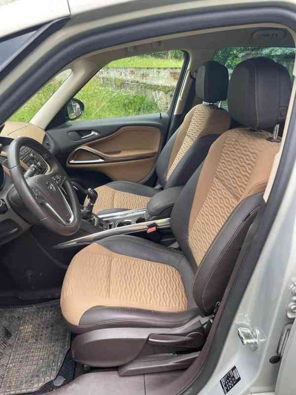 Opel Zafira Tourer - foto 6