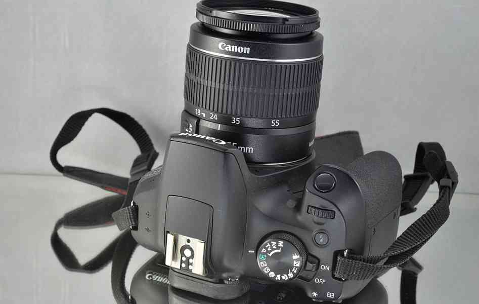 Canon EOS 1300D + EFS 18-55mm **Wi-Fi**3900 Exp. - foto 7