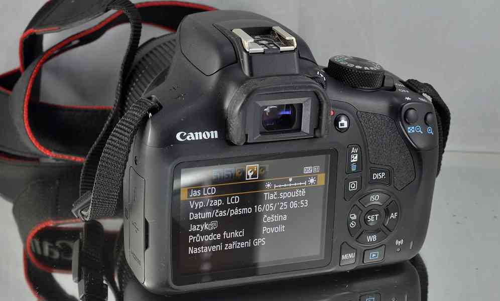 Canon EOS 1300D + EFS 18-55mm **Wi-Fi**3900 Exp. - foto 9