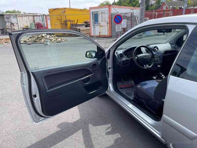 Ford Fiesta, 1,3 51kW, SERVISKA - foto 9