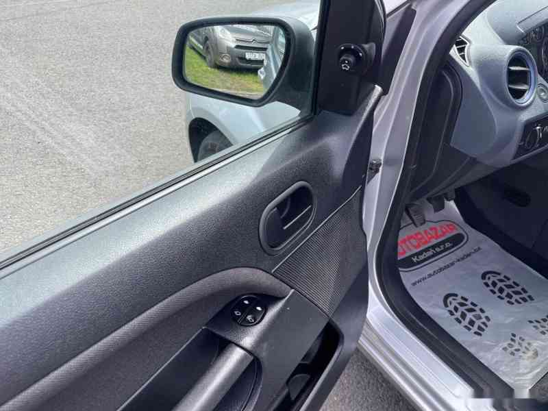 Ford Fiesta, 1,3 51kW, SERVISKA - foto 10