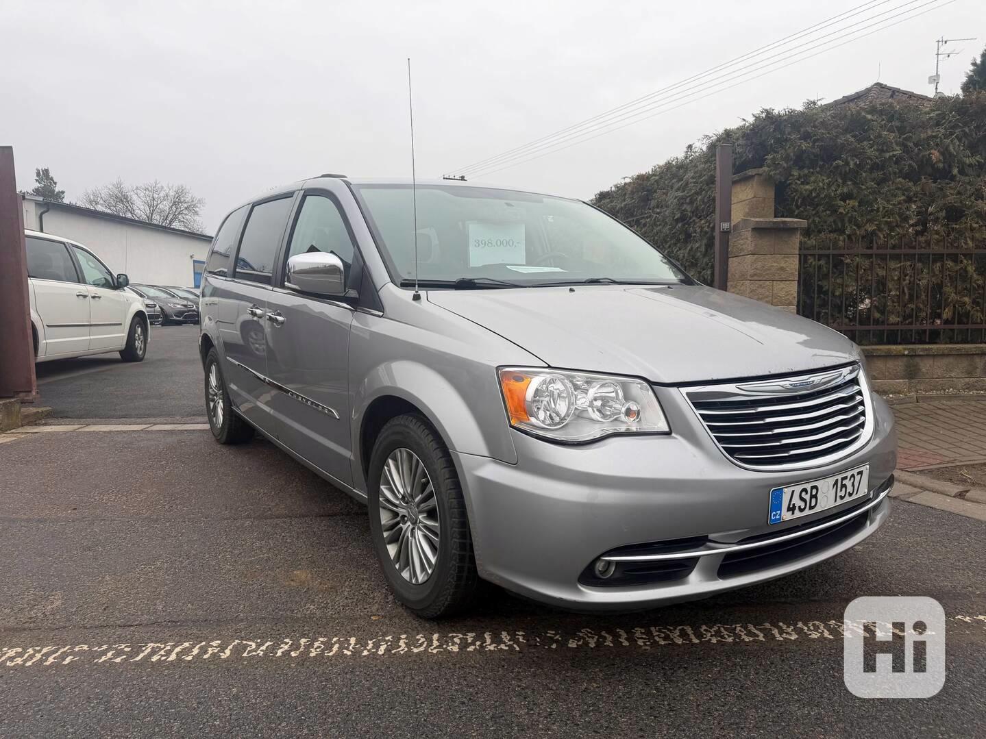 Chrysler Town Country 3,6 LPG DVD Limited 2014 - foto 1