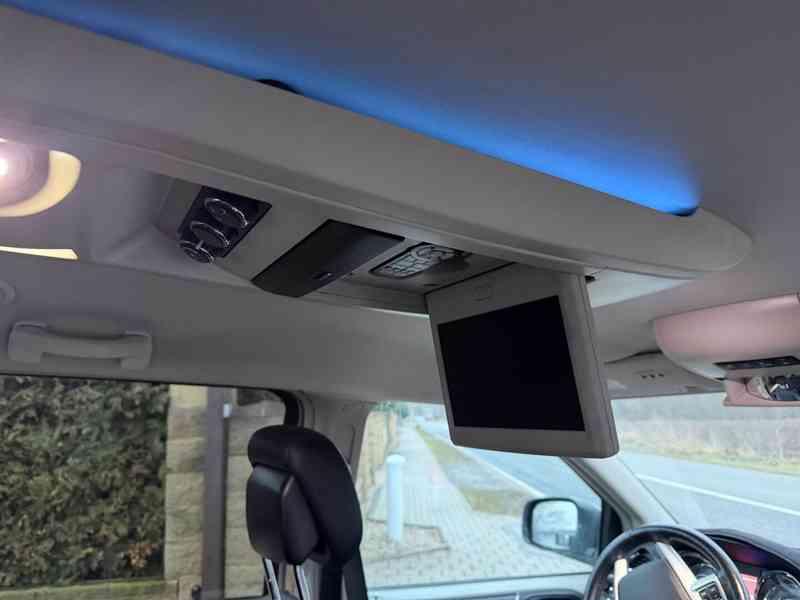 Chrysler Town Country 3,6 LPG DVD Limited 2014 - foto 12