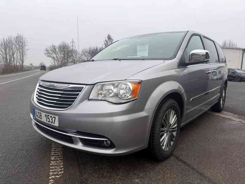 Chrysler Town Country 3,6 LPG DVD Limited 2014 - foto 2