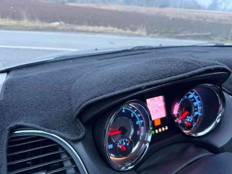 Chrysler Town Country 3,6 LPG DVD Limited 2014 - foto 19