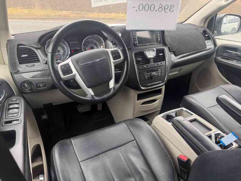 Chrysler Town Country 3,6 LPG DVD Limited 2014 - foto 14