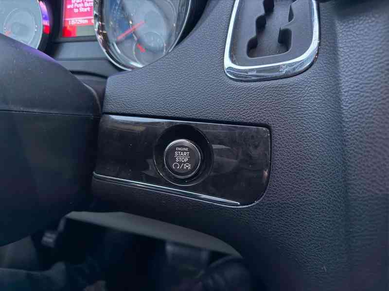 Chrysler Town Country 3,6 LPG DVD Limited 2014 - foto 20