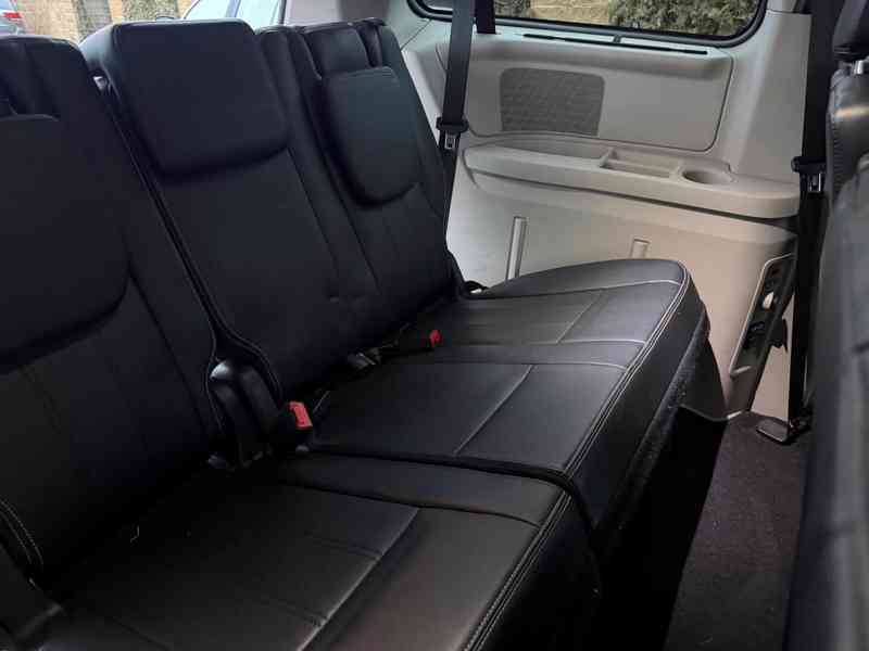 Chrysler Town Country 3,6 LPG DVD Limited 2014 - foto 9