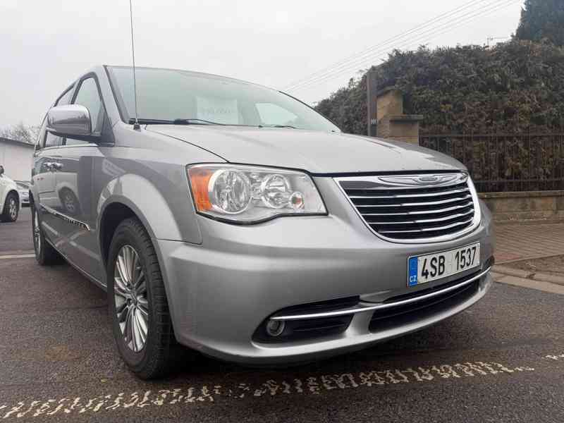 Chrysler Town Country 3,6 LPG DVD Limited 2014 - foto 6