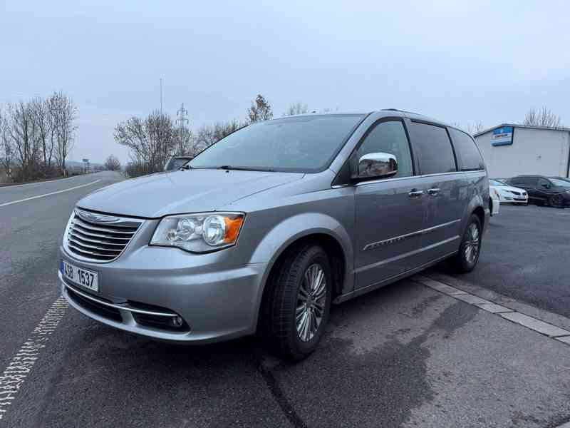 Chrysler Town Country 3,6 LPG DVD Limited 2014 - foto 2