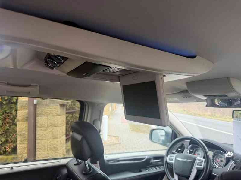 Chrysler Town Country 3,6 LPG DVD Limited 2014 - foto 10