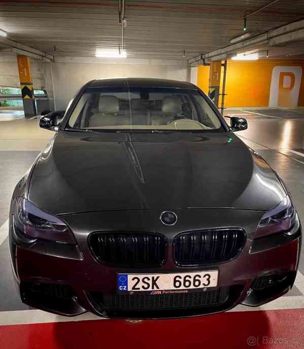 BMW Řada 5 3,0   530 f10 - foto 14