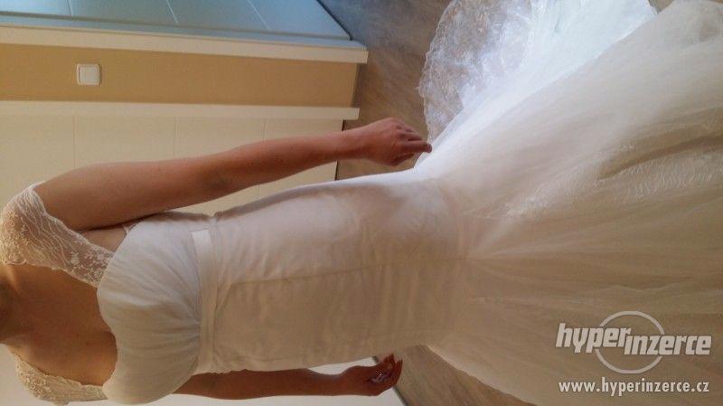 Krajkové svatební šaty vel 38, 40 - foto 6