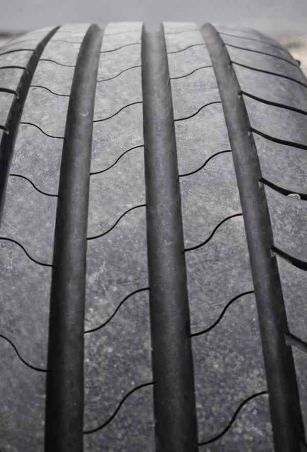 Pneumatiky Brigstone Turanza 215/60 R17 - foto 1