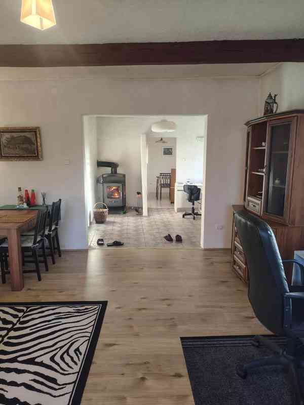 Prodej  nemovitosti s dvěma bytovými jednotkami - foto 9