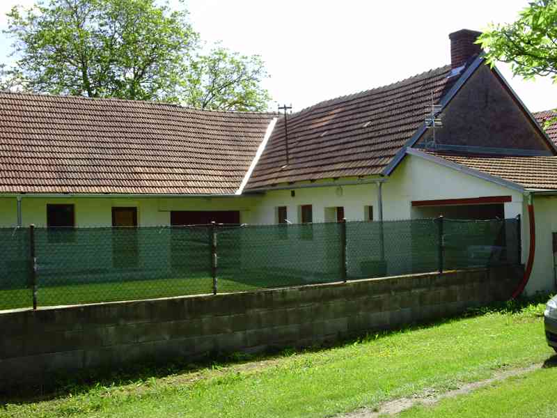 Prodej  nemovitosti s dvěma bytovými jednotkami - foto 4