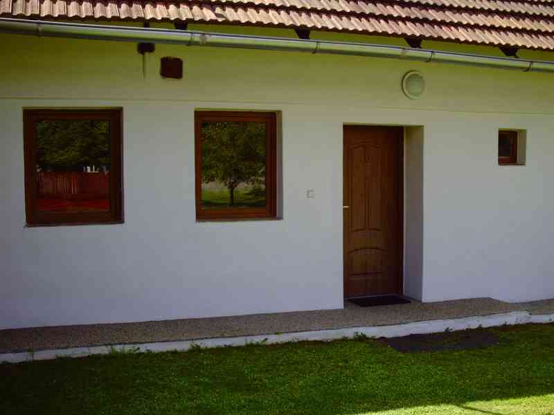 Prodej  nemovitosti s dvěma bytovými jednotkami - foto 3