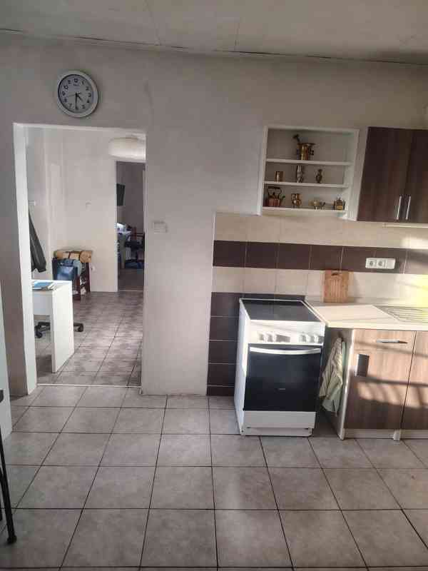 Prodej  nemovitosti s dvěma bytovými jednotkami - foto 10