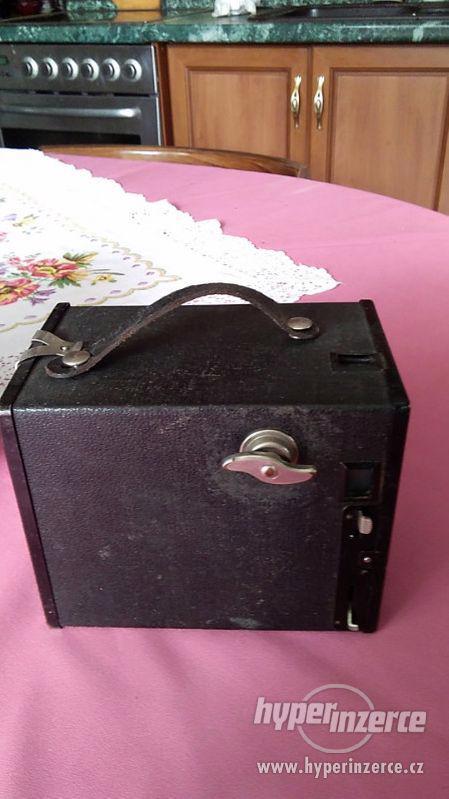 starý,historický fotoaparát Agfa Box 44 - foto 3
