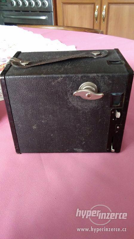 starý,historický fotoaparát Agfa Box 44 - foto 5