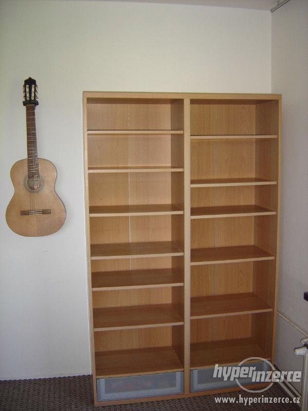 Knihovna - foto 1