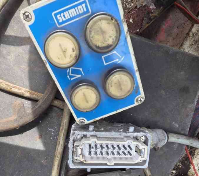 Unimog 1400 zametač 2.5m3 Schmidt komunál MB 4x4 - foto 11